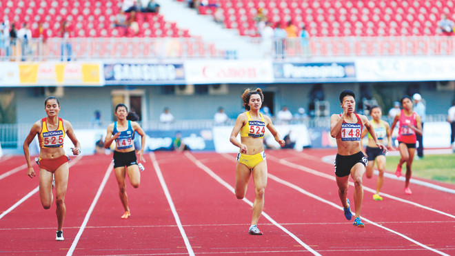 Những gương mặt trẻ như Quách Thị Lan (trái) và Nguyễn Thị Oanh (thứ 2 bên phải) nhận được sự đầu tư lớn để hướng tới mục tiêu Asian Gams 2014 và 2019. ảnh: VSI