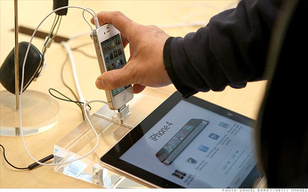 Cục sạc iPhone tại 37 quốc gia, trong đó có Việt Nam, nằm trong diện thu hồi vì quá nhiệt. Ảnh: Getty. 