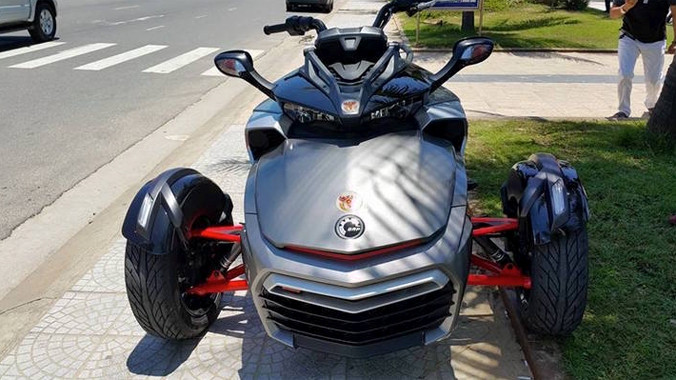 Trong dòng sản phẩm của Can-Am hiện nay, F3 thuộc dòng Sport Touring - đầy thoải mái trên đường trường nhưng vẫn mang "chất" thể thao.