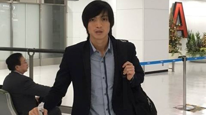 Tiền vệ Tuấn Anh tại sân bay Narita, Nhật Bản.