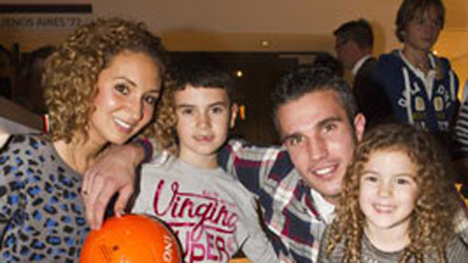 Gia đình hạnh phúc của Robin van Persie.