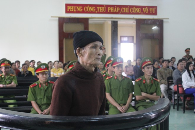 Bị cáo Lê Văn Tư nghe tòa tuyên án