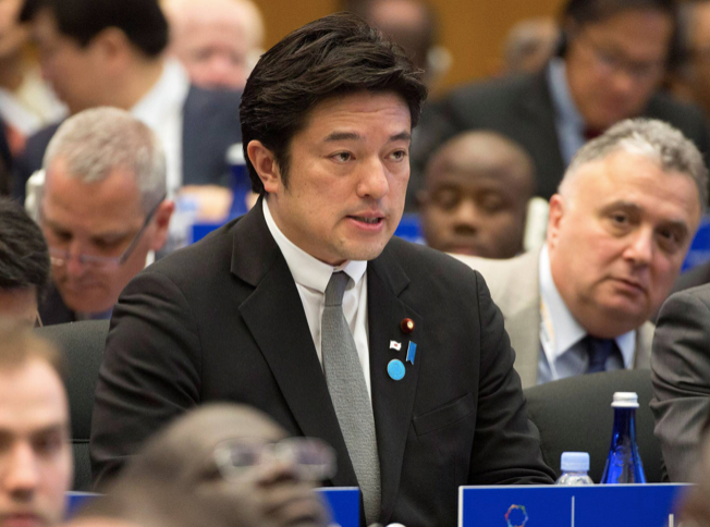 Thứ trưởng Quốc phòng Nhật Yasuhide Nakayama. (Ảnh: Reuters)