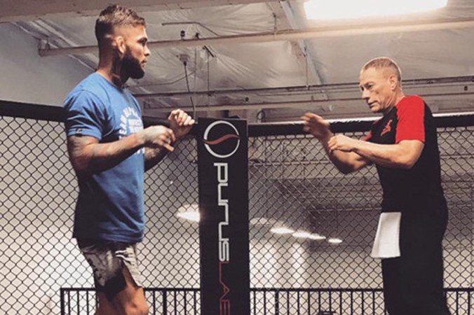 Van Damme đấu tập cùng Cody Garbrandt. Ảnh: BjPenn.