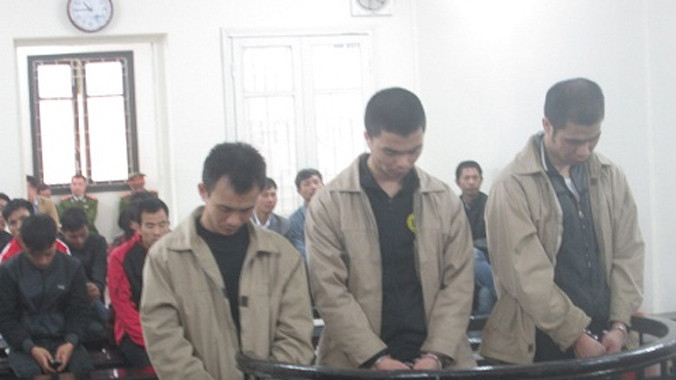 Ba tên cướp tại phiên xét xử. Ảnh: Đ.M.