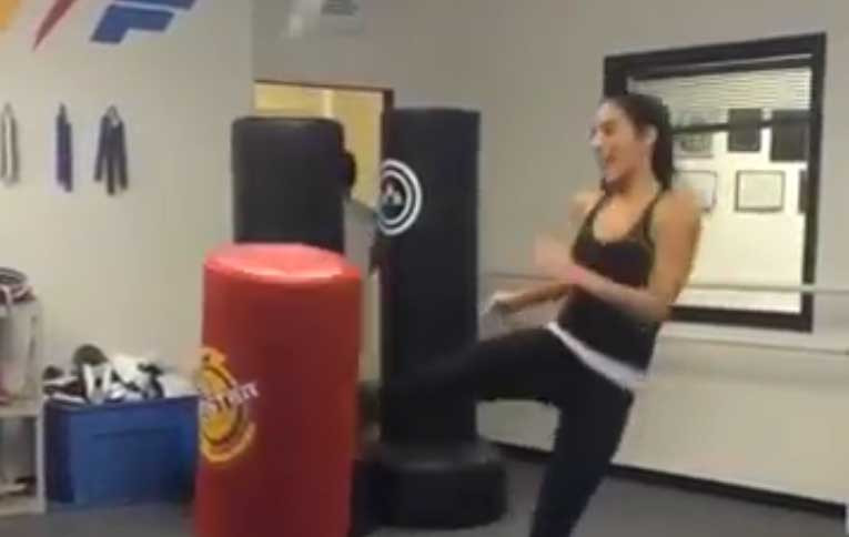  Ngỡ ngàng trước cước pháp tuyệt đỉnh của kiều nữ Taekwondo