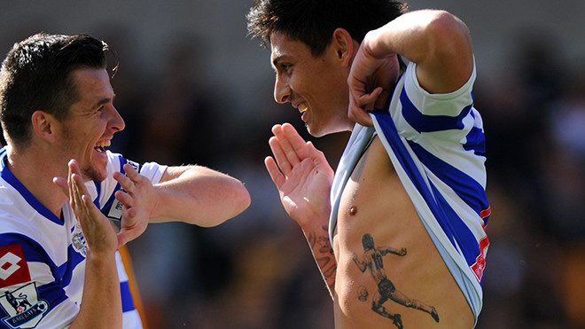 Faurlin và hình xăm Maradona bên sườn trái