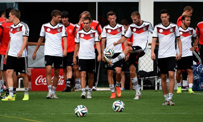 Đừng lóa mắt với Mannschaft!