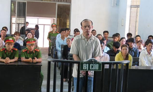 Đối tượng Tình tại phiên toà.