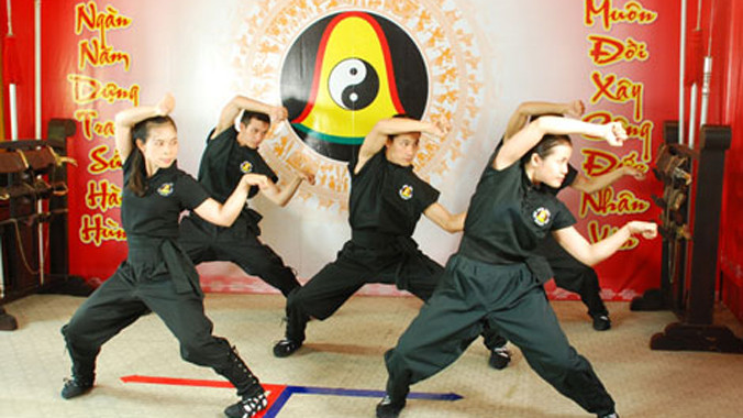 Các võ sinh Nam Huỳnh Đạo đang luyện tập.