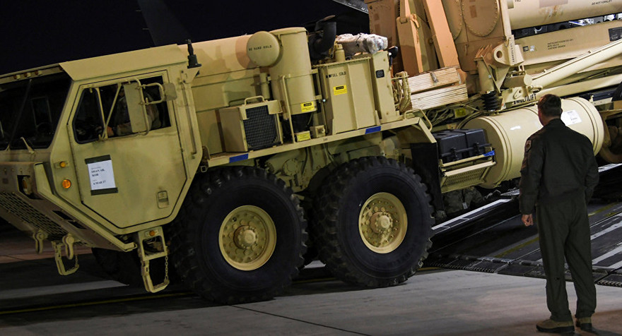 Một tên lửa đánh chặn của THAAD đến căn cứ không quân Osan của Mỹ tại Pyeongtaek, Hàn Quốc. Ảnh: Yonhap