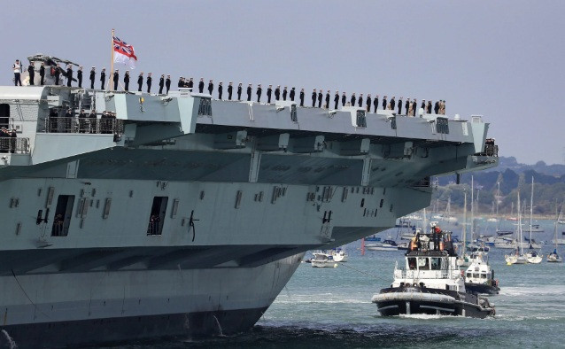 Tàu sân bay HMS Queen Elizabeth dự kiến sẽ đến biển Đông vào năm sau. (Ảnh: Telegraph)
