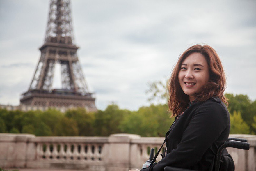 Cô gái Hàn Quốc liệt hai chân chu du thế giới