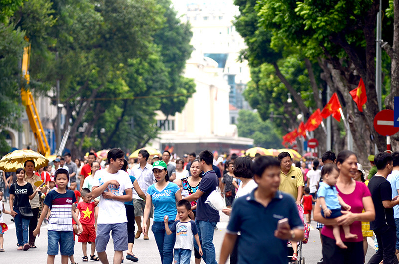 Phố đi bộ Hồ Gươm sáng nay.