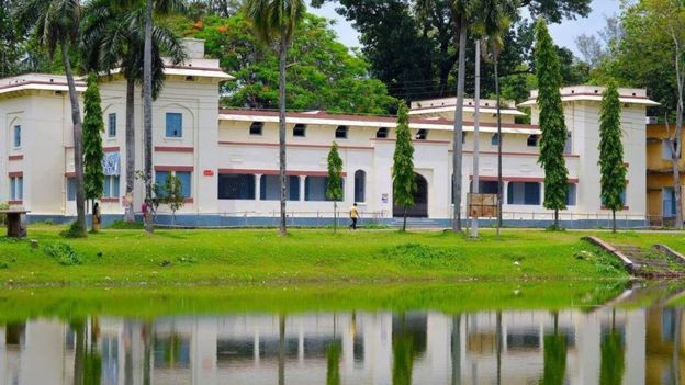 Trường Đại học Murari Chand, nơi vừa xảy ra vụ nữ sinh bị đâm trọng thương.