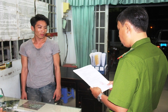 Cơ quan điều tra tống đạt quyết định khởi tố, bắt giam Khưu Văn Minh