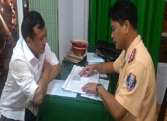 Đối tượng Nguyên tại trụ sở công an. Ảnh: Cơ quan chức năng cung cấp