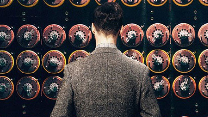 Benedict Cumberbatch thủ vai Alan Turing. Một cảnh trong phim “The Imitaion Game” - Người giải mã.