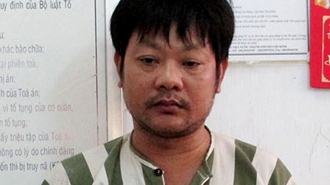 Lê Xuân Hồi, quản lý nhà hàng Hàng Dương, nghi can môi giới mại dâm. 