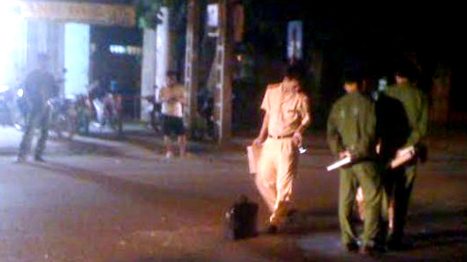 Cảnh sát khám nghiệm hiện trường tai nạn