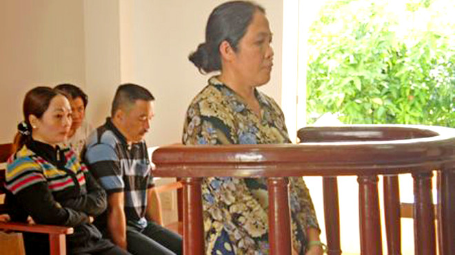 Ba khách mua dâm bị truy tố vì 'gặp' trẻ vị thành niên