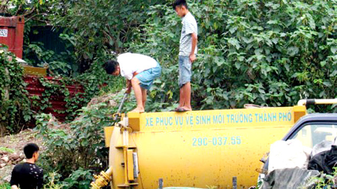 Một trường hợp xả thải trái phép bị bắt giữ