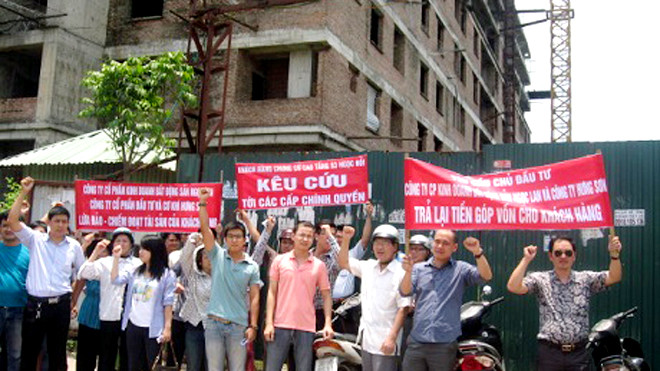 Hàng trăm người dân kêu cứu vì ném tiền tỉ vào chung cư không phép 83 Ngọc Hồi