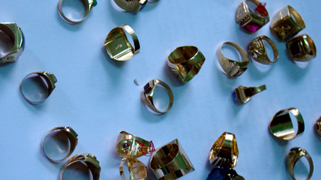 24 chiếc nhẫn Thảo và Sang đem bán