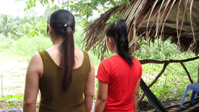 Chị Nguyễn Thị Nguyệt đã phải đưa bé An ra ở nhà trọ, không ở nhà nữa, vì bé sợ hãi chuyện đã xảy ra và cả tai tiếng từ những người xung quanh