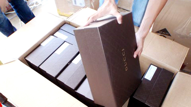 Lô hàng hiệu xuất xứ châu Âu được nhập khẩu với giá rẻ mạt.. Ảnh : Q.T