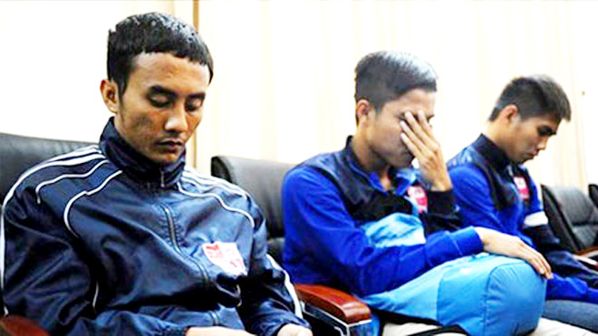 Nhóm cầu thủ bán độ của Đồng Nai tại cơ quan điều tra