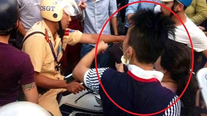 Vụ CSGT bị dân vây đánh: Truy nã một bị can