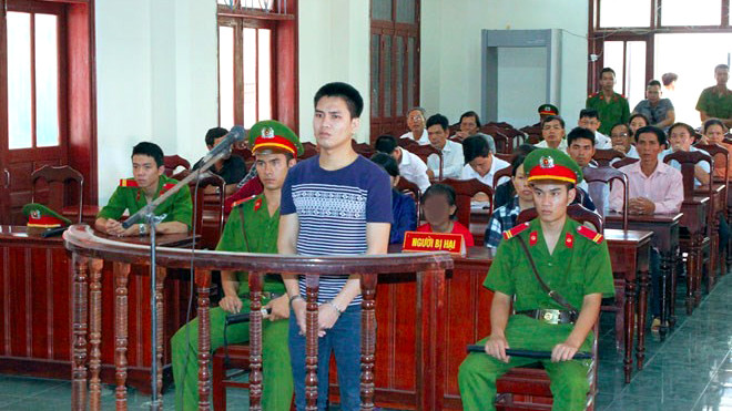 Bị cáo Nguyễn Văn Thắng chịu mức án 18 năm tù vì tội Hiếp dâm trẻ em.