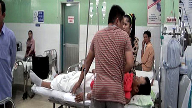 Một số nạn nhân trong vụ nổ súng đang được cấp cứu tại bệnh viện