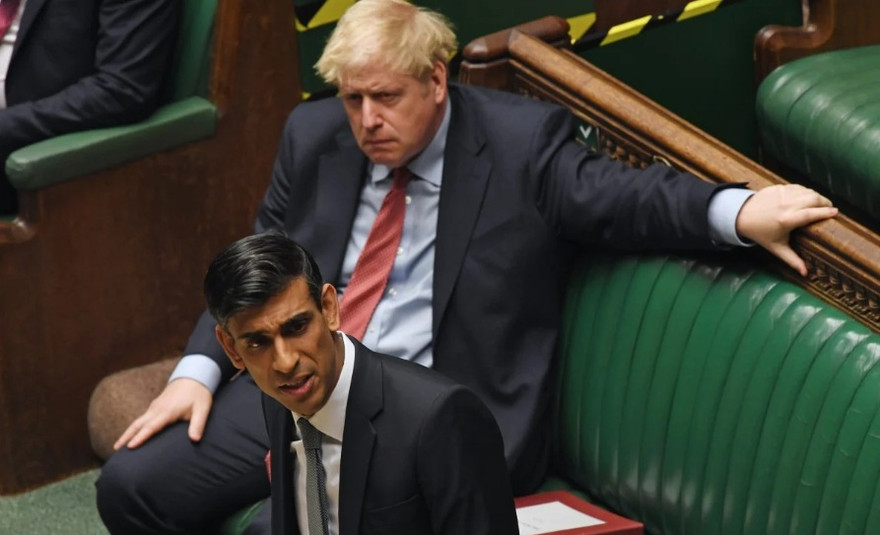 Chính phủ của Thủ tướng Anh Boris Johnson quyết định cấm dùng thiết bị của Huawei trong mạng 5G của nước này. (Ảnh: SCMP) 