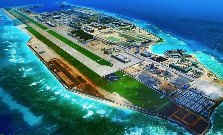 Đá Chữ Thập thuộc quần đảo Trường Sa của Việt Nam bị Trung Quốc biến thành một cơ sở quân sự. (Ảnh: China Daily)