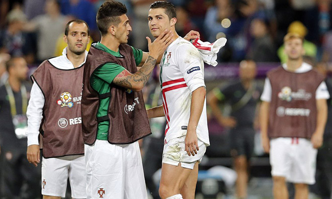 Ronaldo có thể vắng mặt trận mở màn với Đức