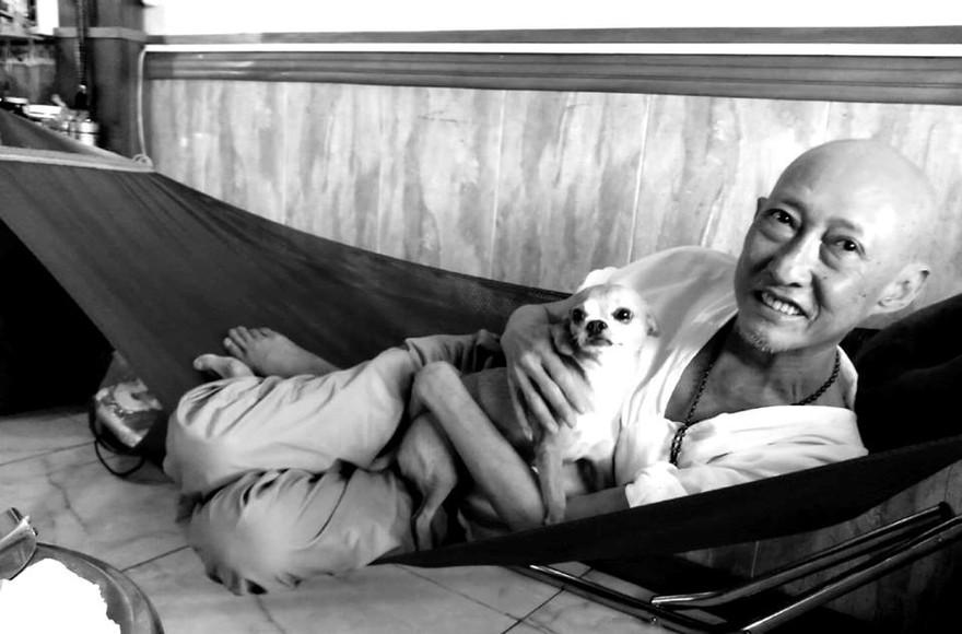 Hình ảnh của nghệ sĩ Lê Bình khiến nhiều người không khỏi xót xa.