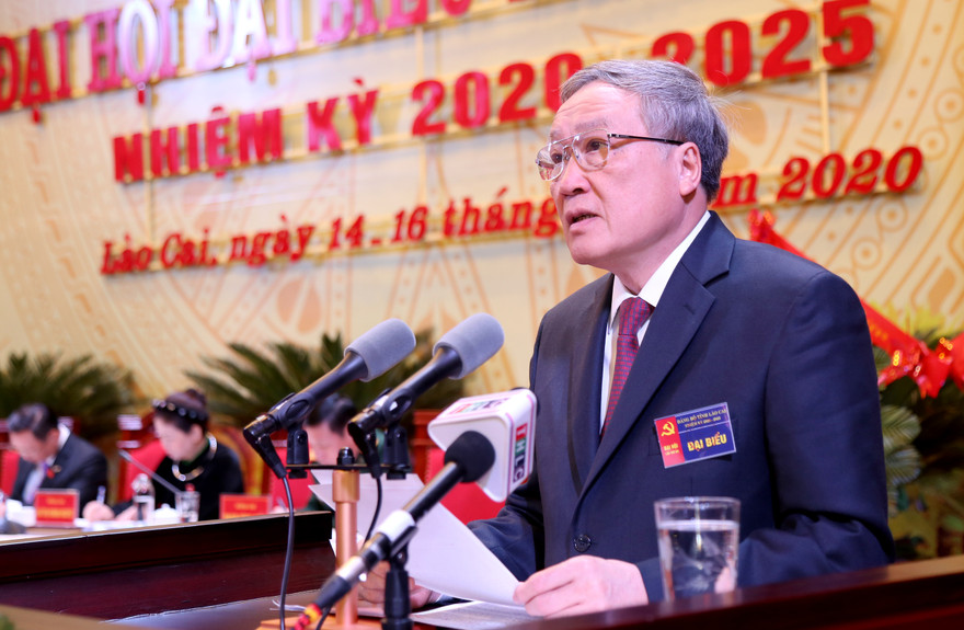 Bí thư Trung ương Đảng, Chánh án Toà án Nhân dân Tối cao Nguyễn Hoà Bình phát biểu tại đại hội Đảng bộ tỉnh Lào Cai. Ảnh: Báo Lào Cai