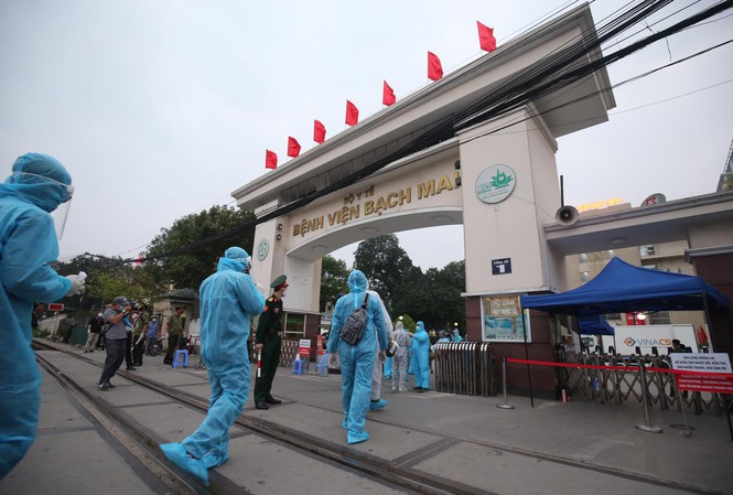 Bệnh nhân 266 từng chăm mẹ ở Bệnh viện Bạch Mai và nhiều lần sử dụng dịch vụ tại căng tin của bệnh viện