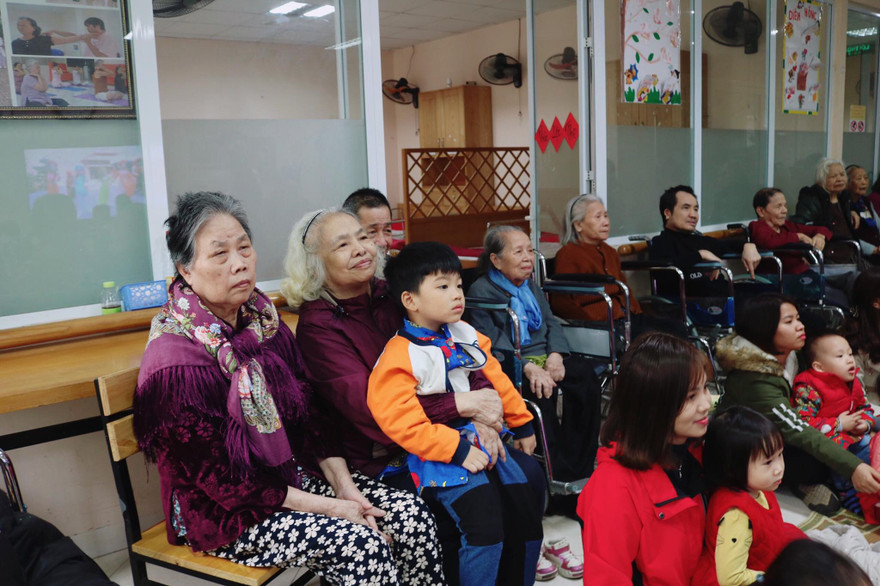 Nhiều cụ già đón Tết tại Trung tâm dưỡng lão