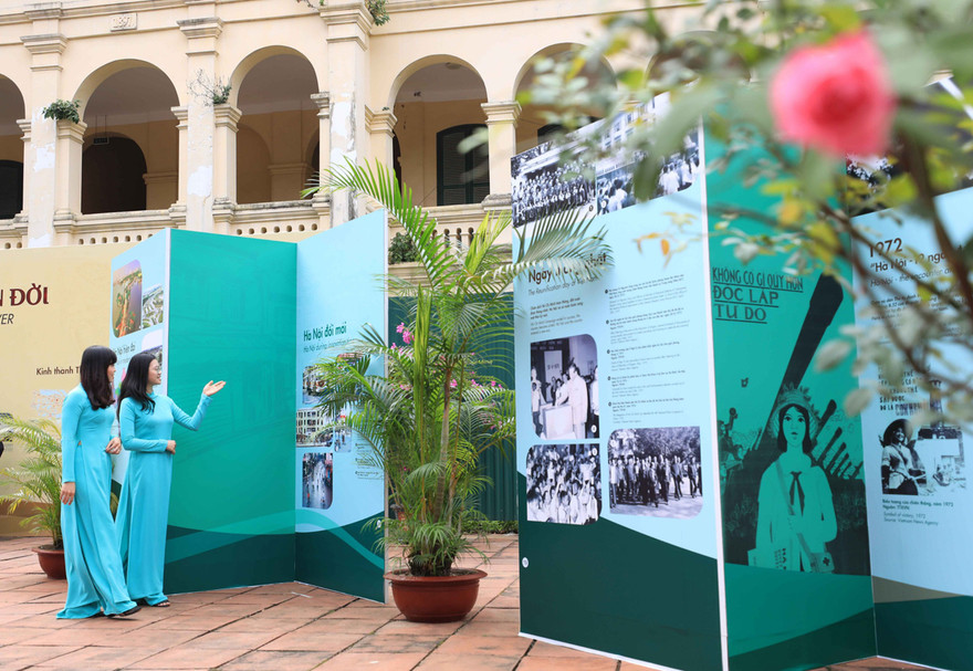 Hà Nội: Hơn trăm tư liệu, hình ảnh tái hiện lịch sử Kinh đô muôn đời