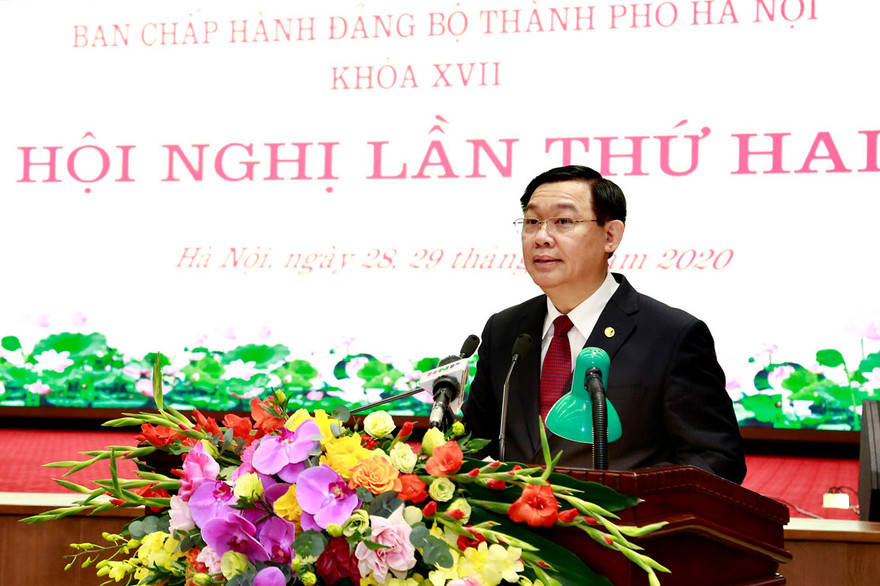 Bí thư Thành ủy Hà Nội Vương Đình Huệ phát biểu tại Hội nghị