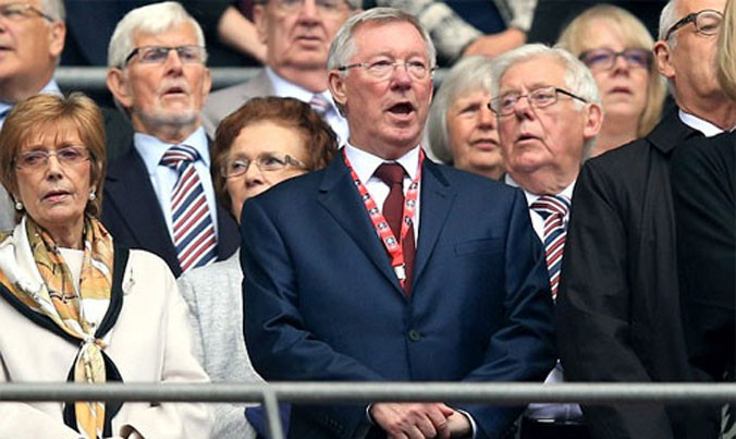 Để Pogba ra đi cách đây bốn năm, nhưng Ferguson ủng hộ Mourinho chiêu mộ học trò cũ với giá kỷ lục. Ảnh: PA.