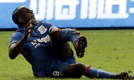 Cựu sao Chelsea không treo giày sau chấn thương kinh hoàng