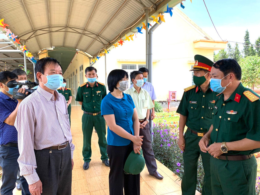 Phó Chủ tịch UBND tỉnh Gia Lai Nguyễn Thị Thanh Lịch khảo sát tại Trung tâm Y tế huyện Đức Cơ