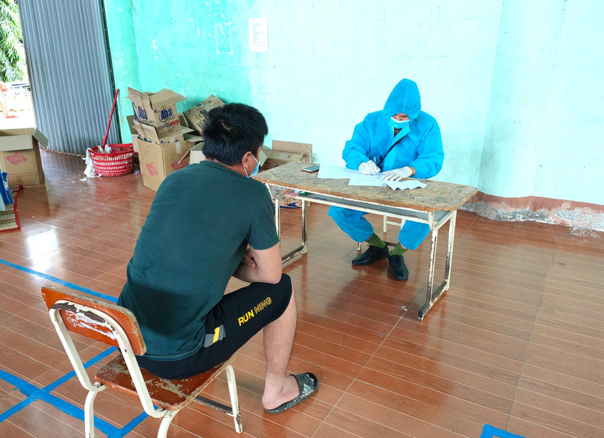 Một trong 8 đối tượng bị phạt vì ăn nhậu trong khu cách ly