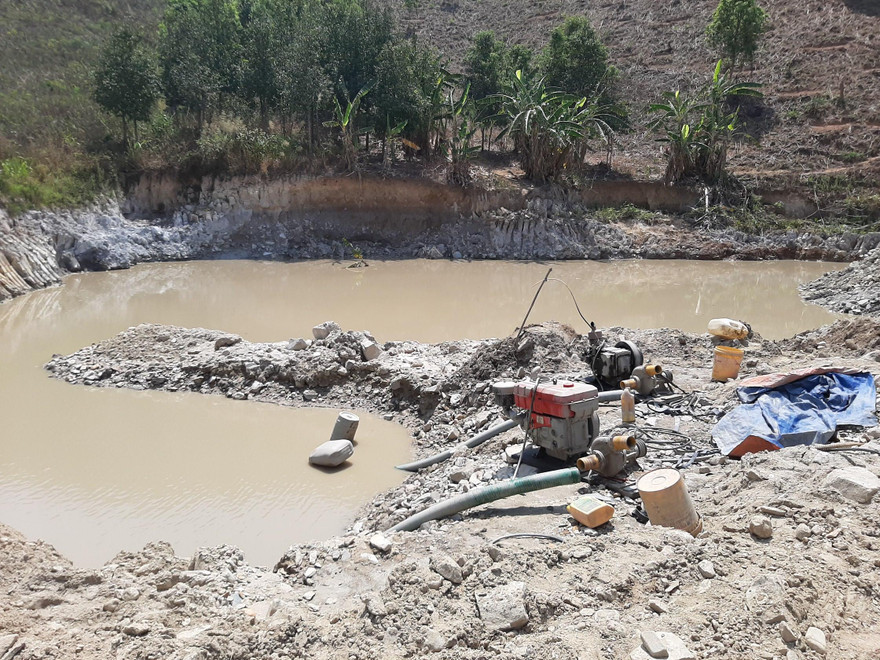 Hiện trường vụ khai thác vàng trái phép ở khu vực xã Hà Tây, huyện Chư Păh. Ảnh: Lê Anh