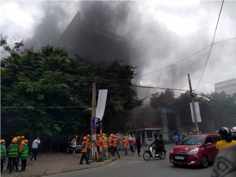 Đám cháy xảy ra khoảng 14h chiều ngày 11/5.