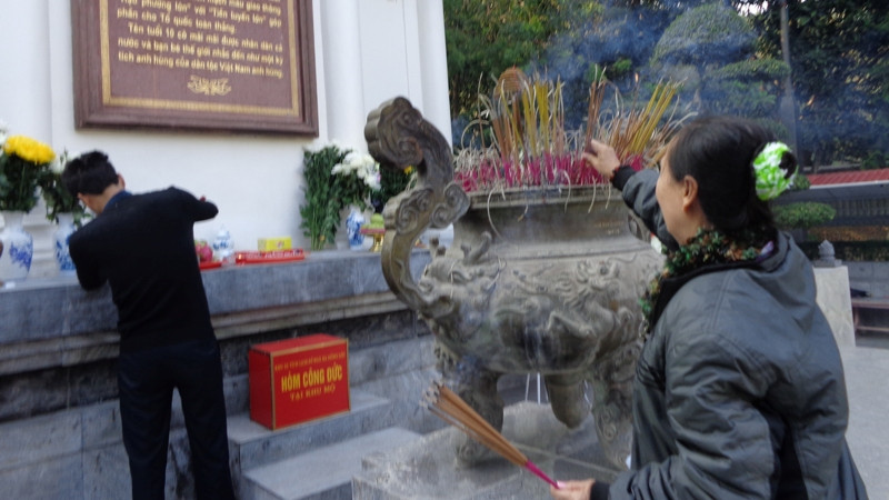 Xuân yêu thương: Thắp nén nhang thơm tri ân